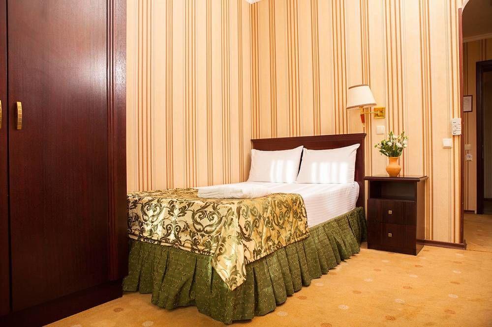 "Rush Hotel" Астана Екстер'єр фото